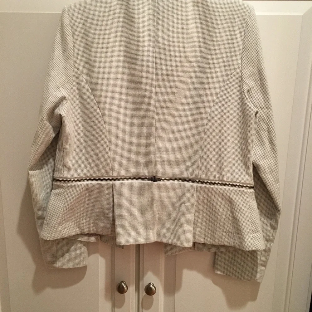 Women's Gray Jacket - Picture 4 of 5